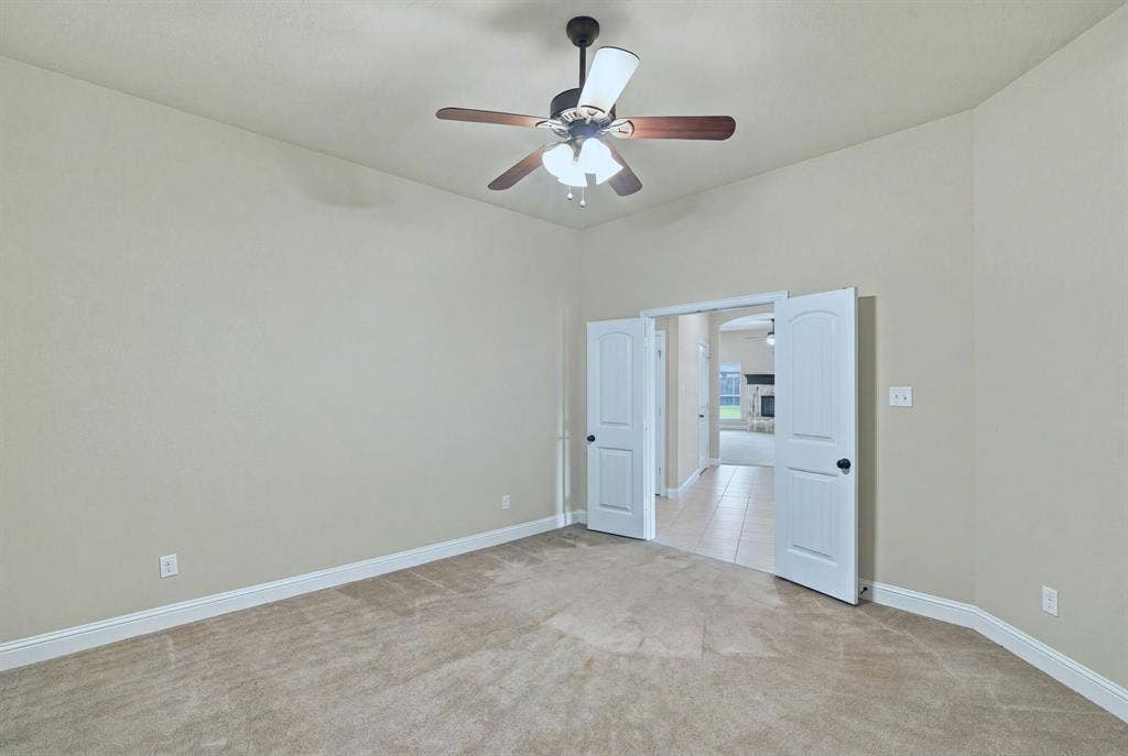 5610 Paradise Drive, Midlothian, TX 76065