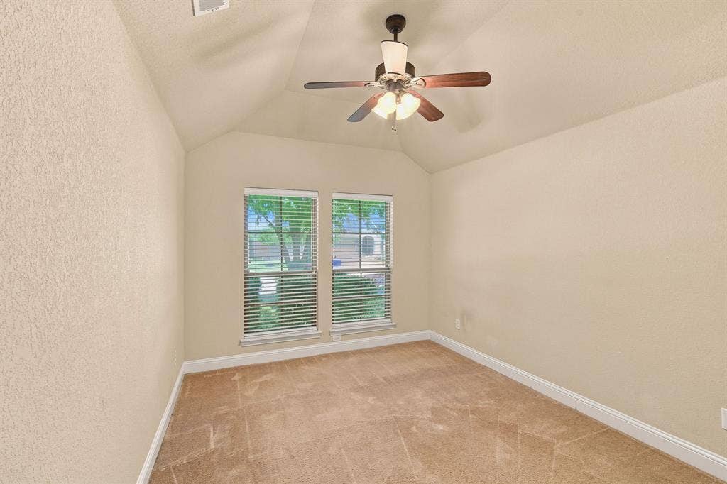 5610 Paradise Drive, Midlothian, TX 76065