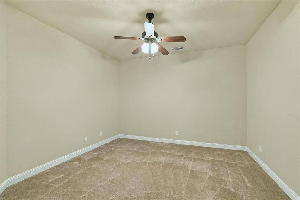 5610 Paradise Drive, Midlothian, TX 76065