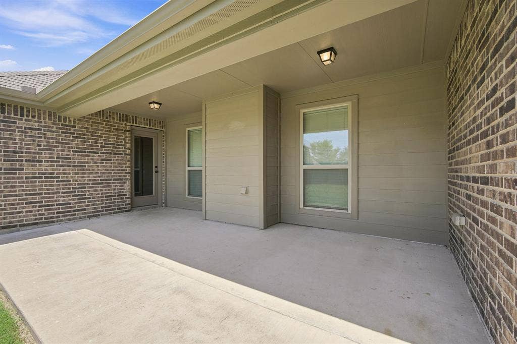 5610 Paradise Drive, Midlothian, TX 76065