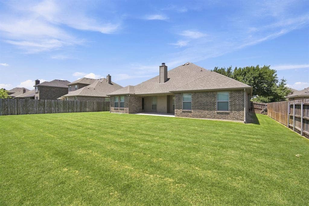 5610 Paradise Drive, Midlothian, TX 76065