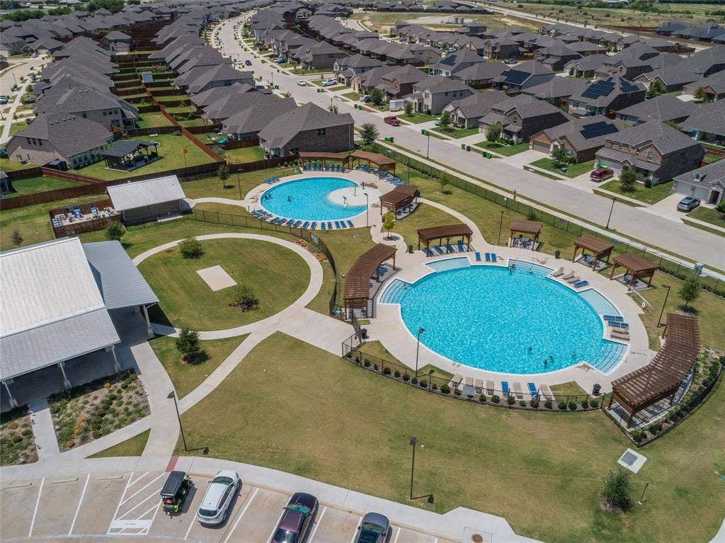 2120 Draco Drive, Haslet, TX 76052 Community Pools and building