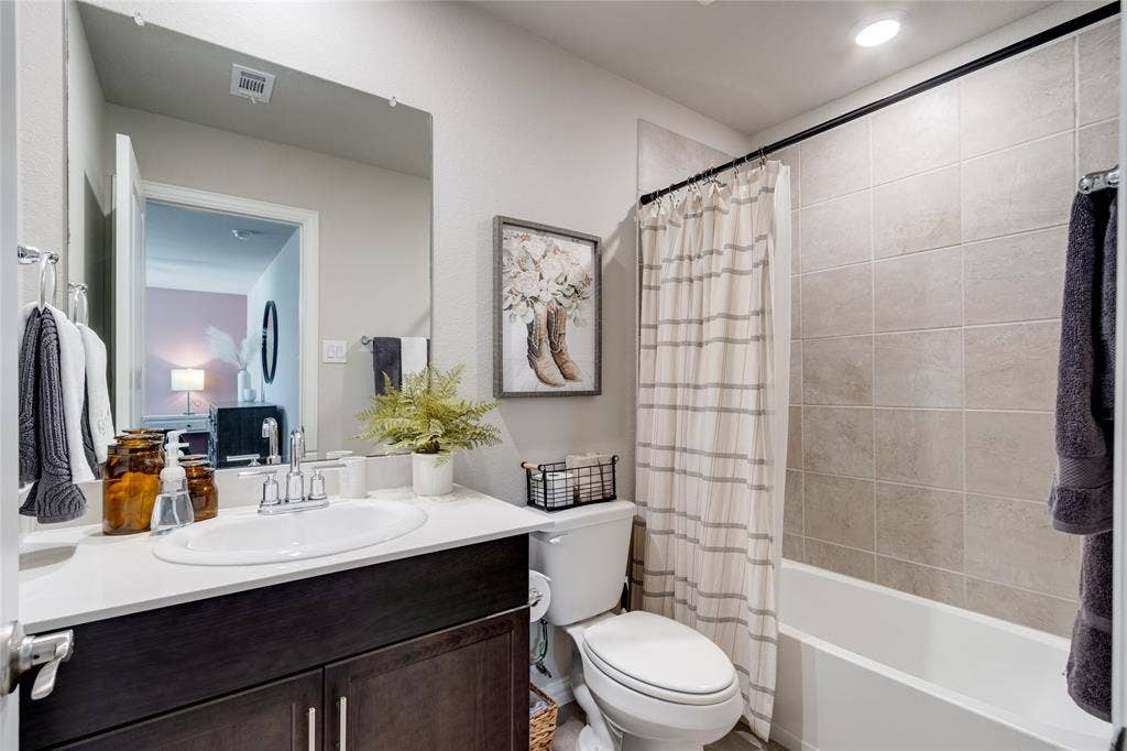 2120 Draco Drive, Haslet, TX 76052 2120 Draco Drive, Haslet, TX 76052