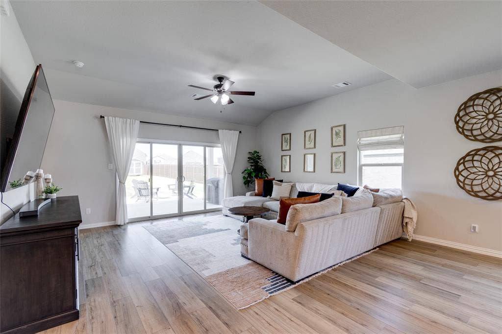 2120 Draco Drive, Haslet, TX 76052 2120 Draco Drive, Haslet, TX 76052