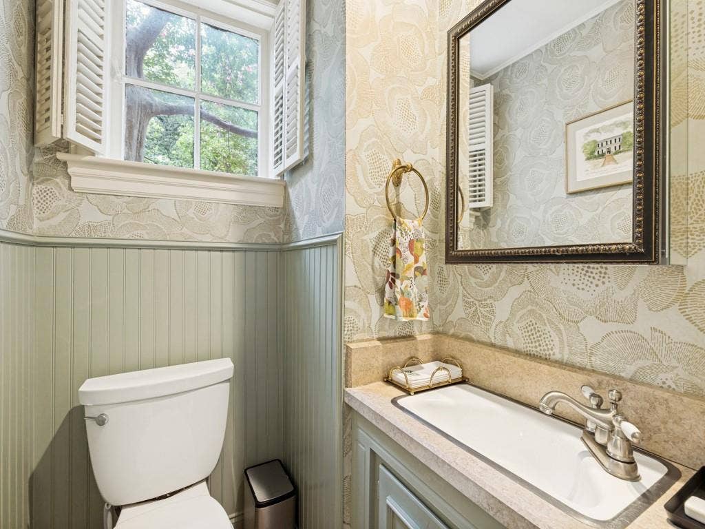 3860 Mockingbird Lane, Highland Park, TX 75205 3860 Mockingbird Lane, Highland Park, TX 75205