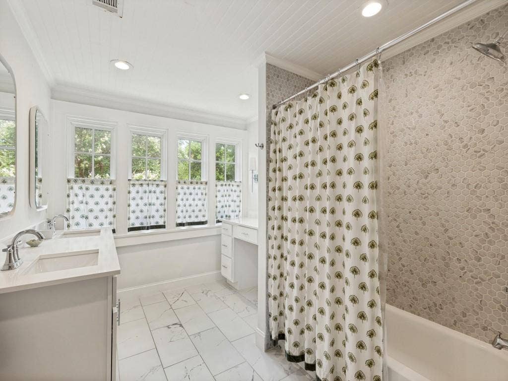 3860 Mockingbird Lane, Highland Park, TX 75205 3860 Mockingbird Lane, Highland Park, TX 75205