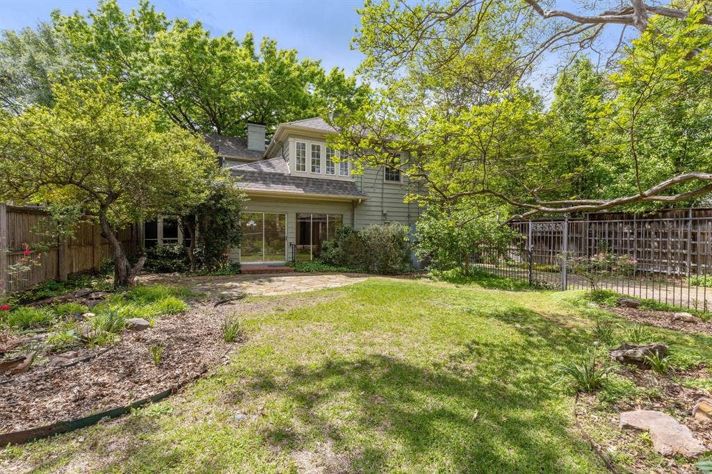 3860 Mockingbird Lane, Highland Park, TX 75205 3860 Mockingbird Lane, Highland Park, TX 75205