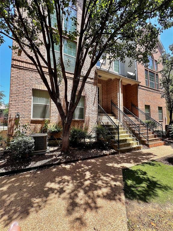 Property photo for 5808 La Vista Drive, Dallas, TX