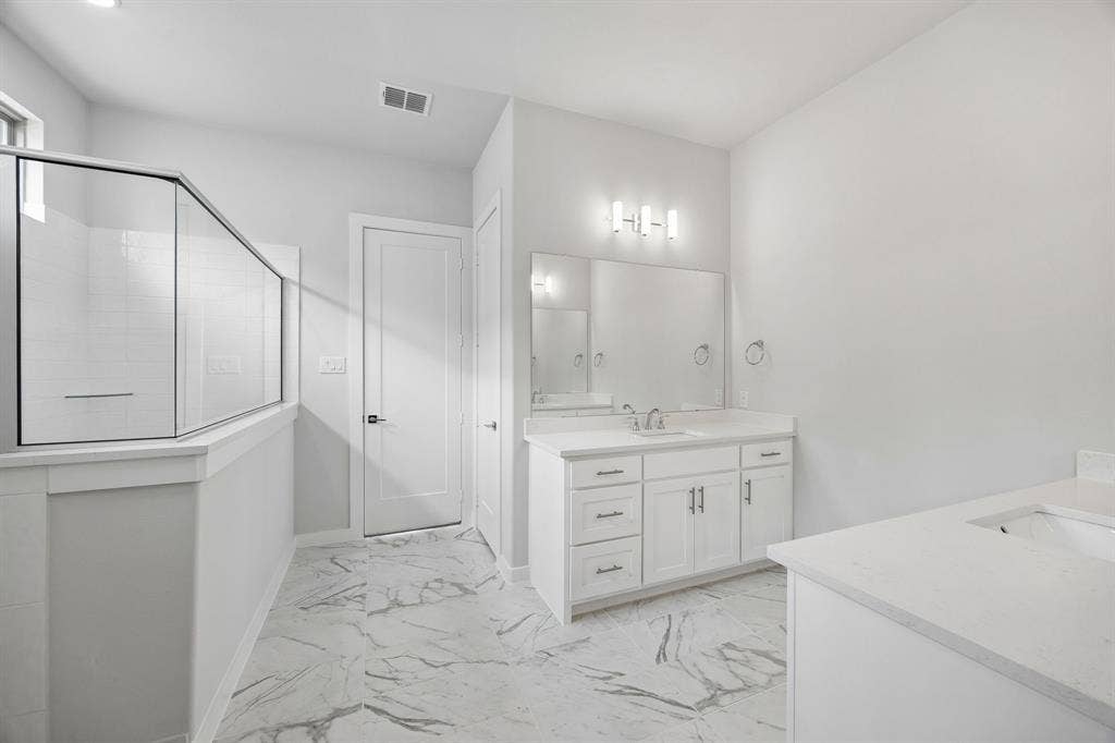4617 Starlight Drive, McKinney, TX 75071 Primary Bathroom in the Picasso II home plan by Trophy Signature Homes – REPRESENTATIVE PHOTO
