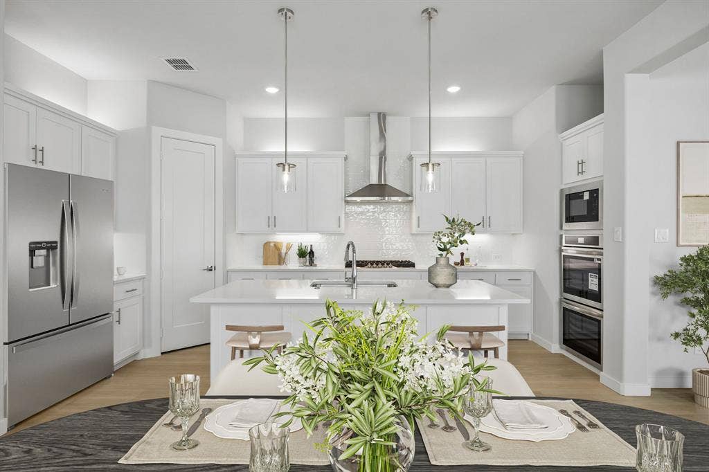 4617 Starlight Drive, McKinney, TX 75071 Kitchen in the Picasso II home plan by Trophy Signature Homes – REPRESENTATIVE PHOTO