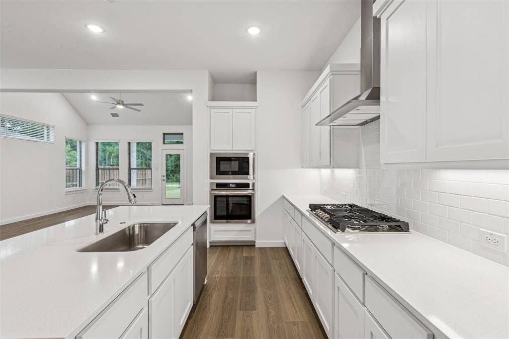 4617 Starlight Drive, McKinney, TX 75071 Kitchen in the Picasso II home plan by Trophy Signature Homes – REPRESENTATIVE PHOTO