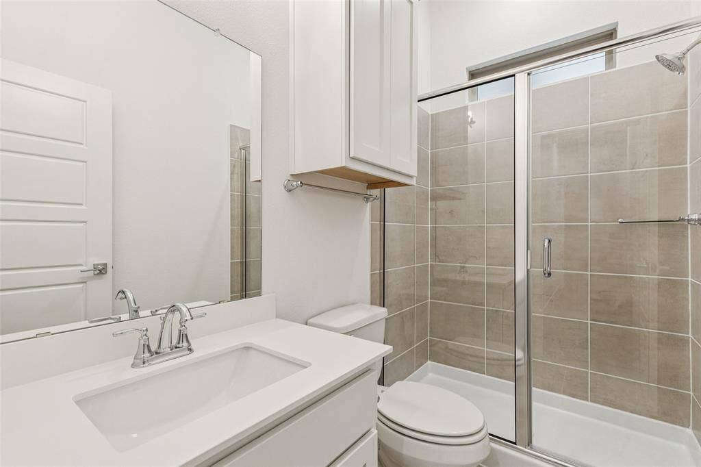 4617 Starlight Drive, McKinney, TX 75071 Bathroom in the Picasso II home plan by Trophy Signature Homes – REPRESENTATIVE PHOTO