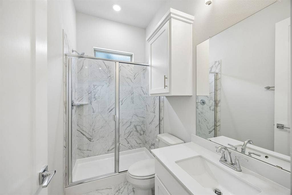 4617 Starlight Drive, McKinney, TX 75071 Bathroom in the Picasso II home plan by Trophy Signature Homes – REPRESENTATIVE PHOTO