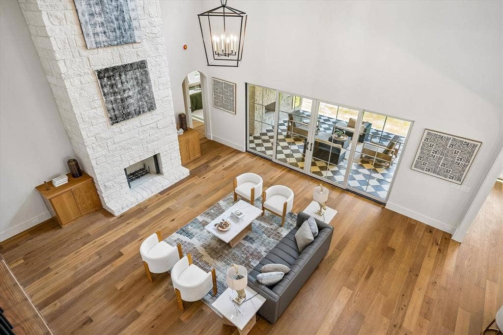 3304 Townsend Drive, Dallas, TX 75229 Living room bird's eye, open to kitchen, patio access