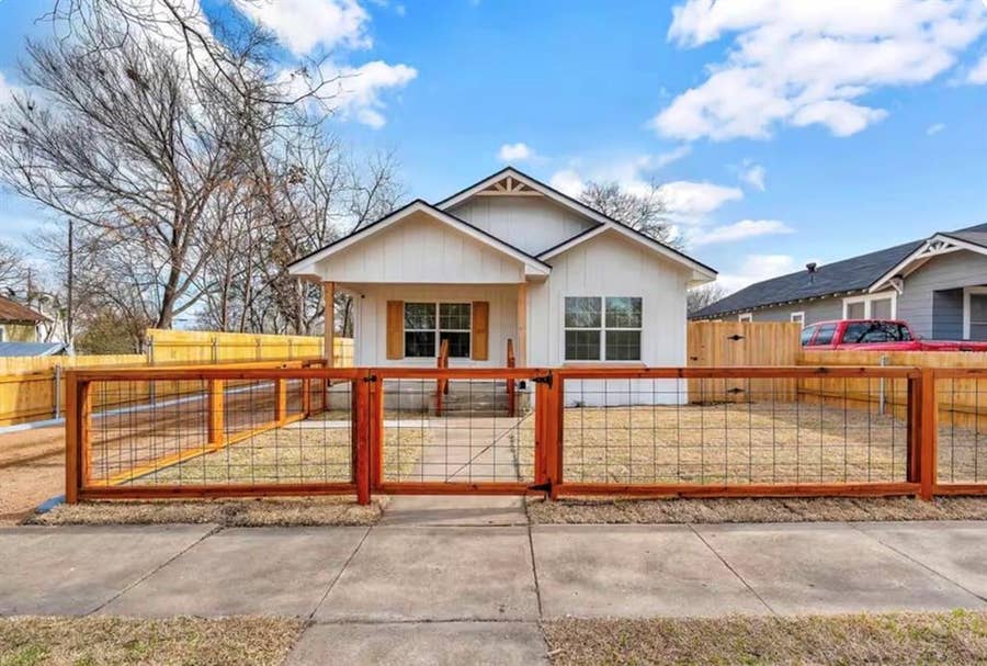 Property photo for 2008 Windsor Avenue, Waco, TX