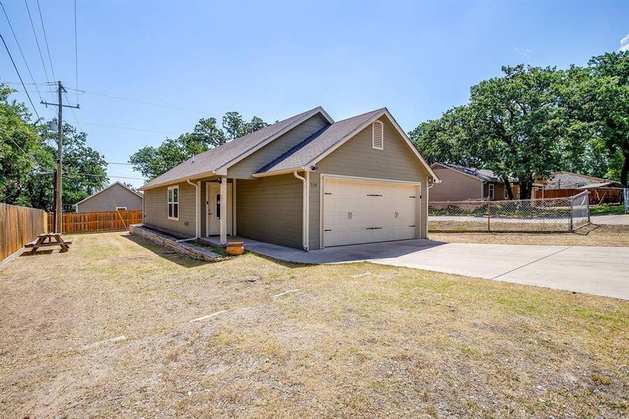 Property photo for 719 Harness Trail, Granbury, TX