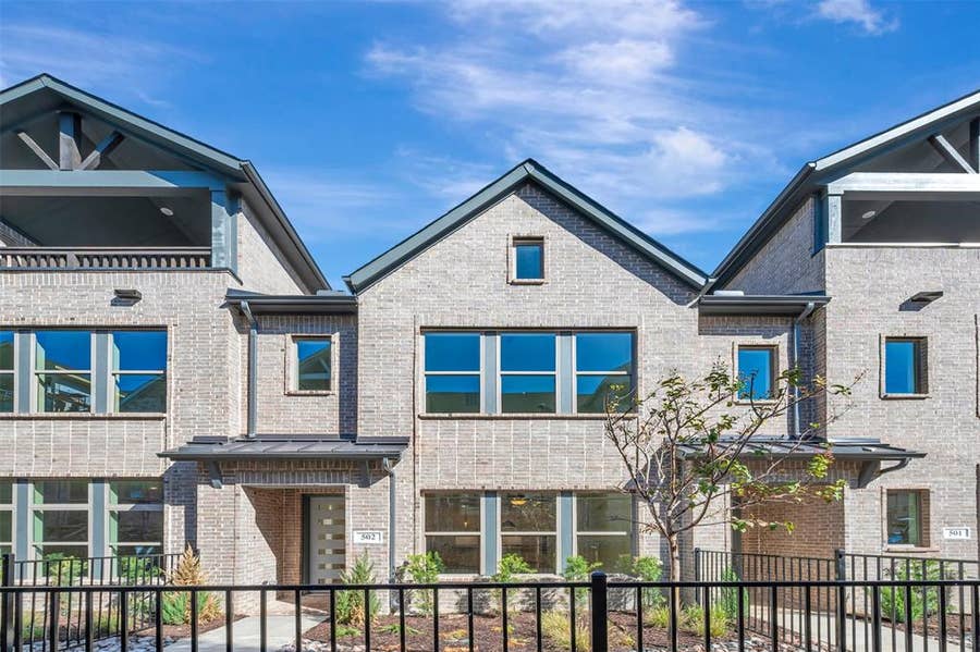 Property photo for 4827 Fuller Court, #502, Irving, TX