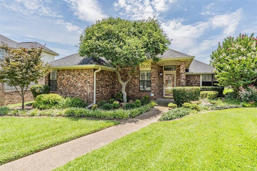 Property photo for 2520 Pecan Grove Court, Irving, TX