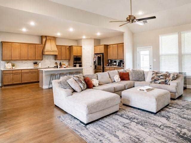 4017 Lagos Drive, Midlothian, TX 76065 4017 Lagos Drive, Midlothian, TX 76065