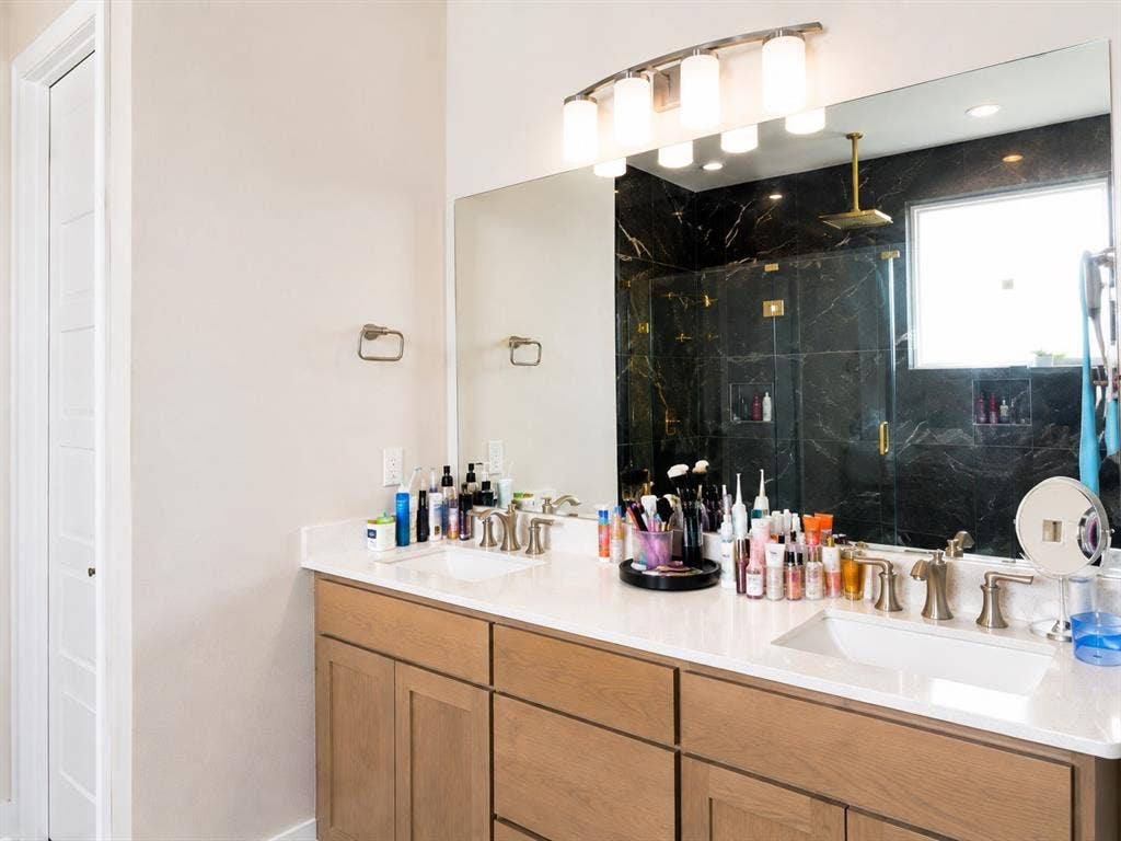 4017 Lagos Drive, Midlothian, TX 76065 4017 Lagos Drive, Midlothian, TX 76065