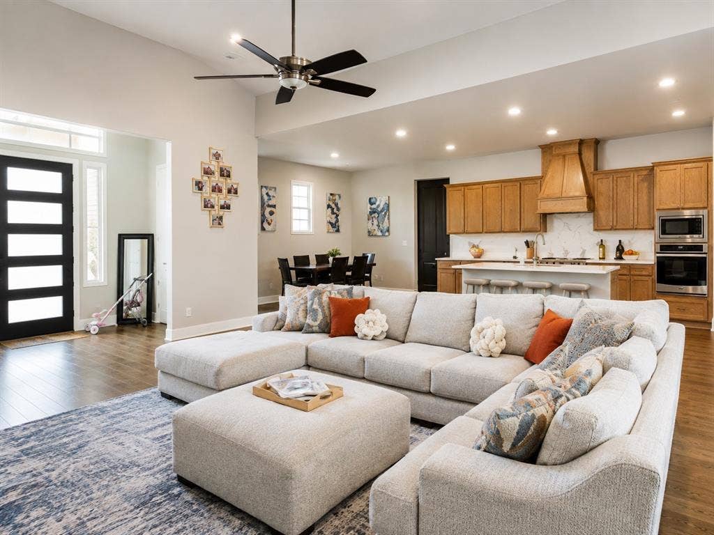 4017 Lagos Drive, Midlothian, TX 76065 4017 Lagos Drive, Midlothian, TX 76065