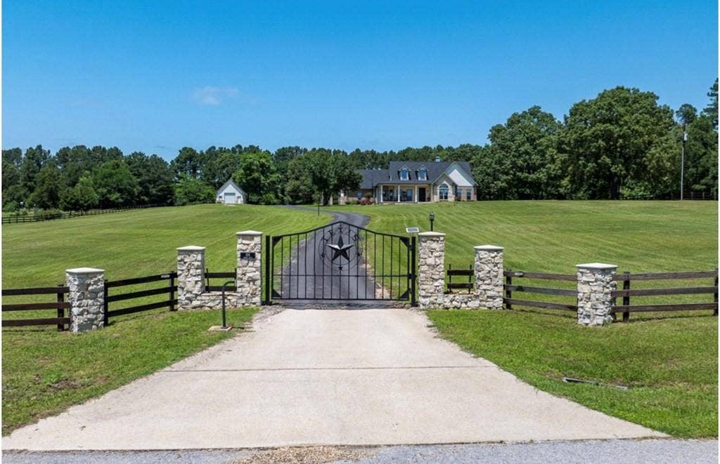 106 Timber Hill, Athens, TX 75751 106 Timber Hill, Athens, TX 75751