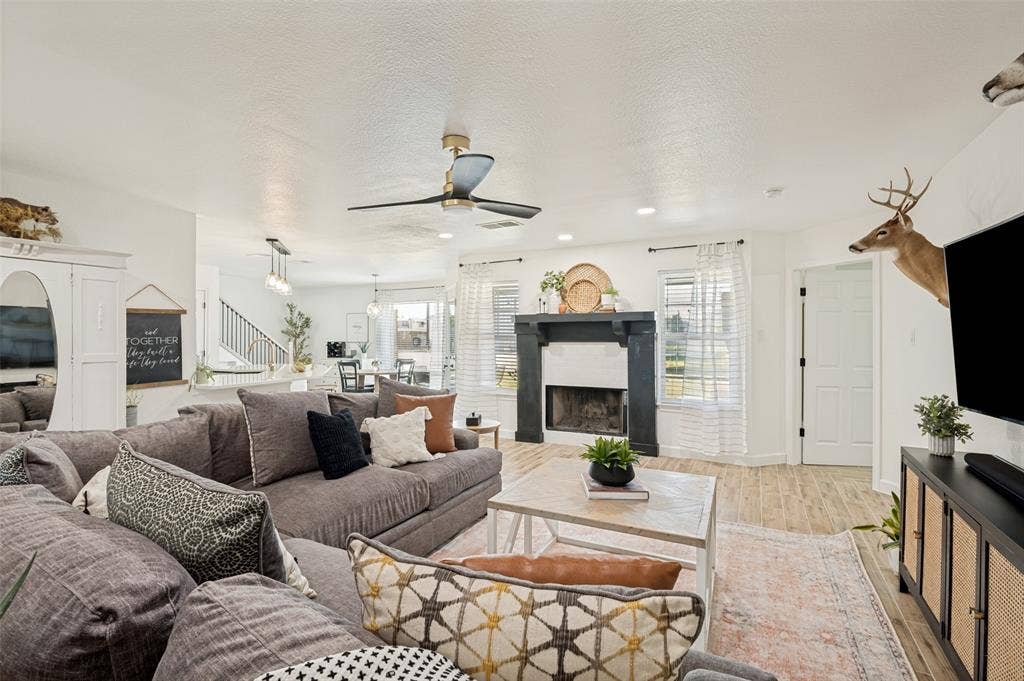 5610 Niagara Court, Midlothian, TX 76065 5610 Niagara Court, Midlothian, TX 76065