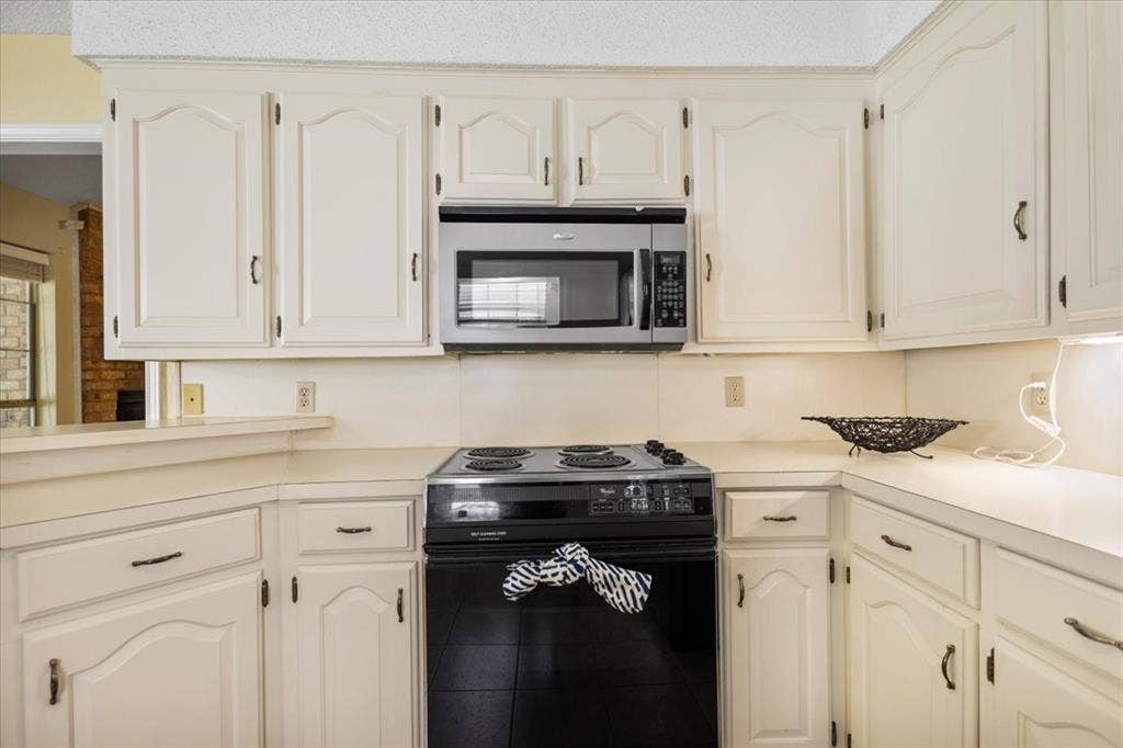2824 Crestview Avenue, Tyler, TX 75701 2824 Crestview Avenue, Tyler, TX 75701