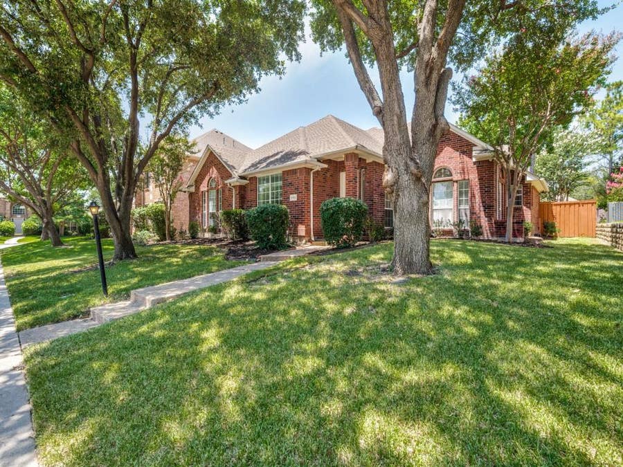 Property photo for 9703 Raven Lane, Irving, TX