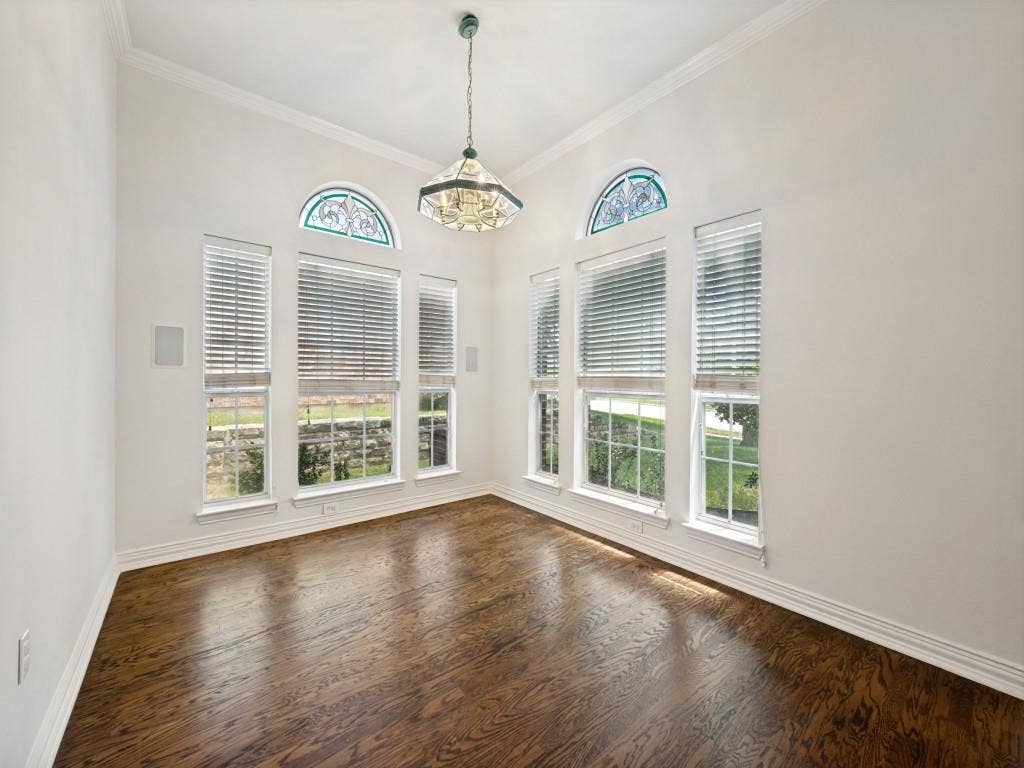 9703 Raven Lane, Irving, TX 75063 9703 Raven Lane, Irving, TX 75063