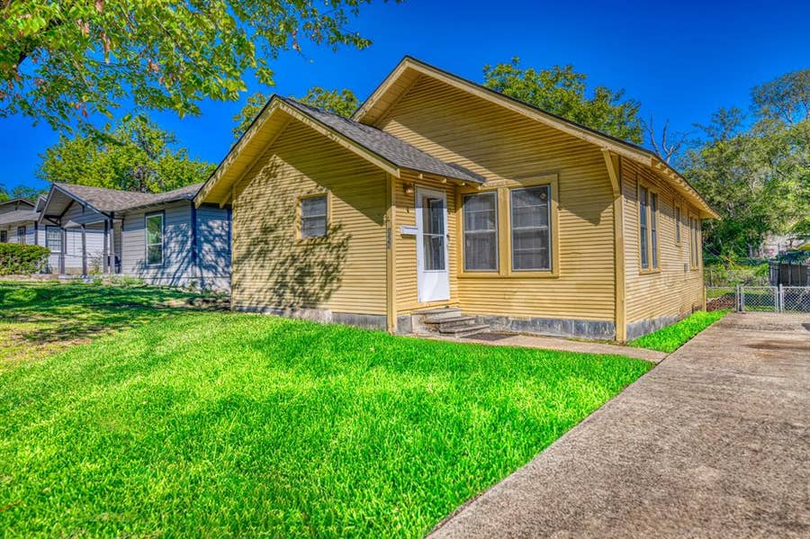 Property photo for 1559 Vermont Avenue, Dallas, TX