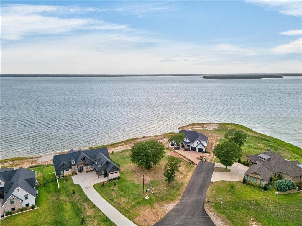 1548 Shoreline Drive, Mabank, TX 75143 1548 Shoreline Drive, Mabank, TX 75143