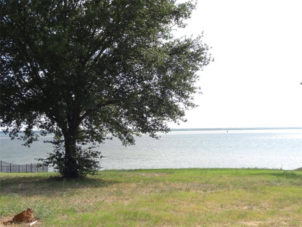 1548 Shoreline Drive, Mabank, TX 75143 1548 Shoreline Drive, Mabank, TX 75143