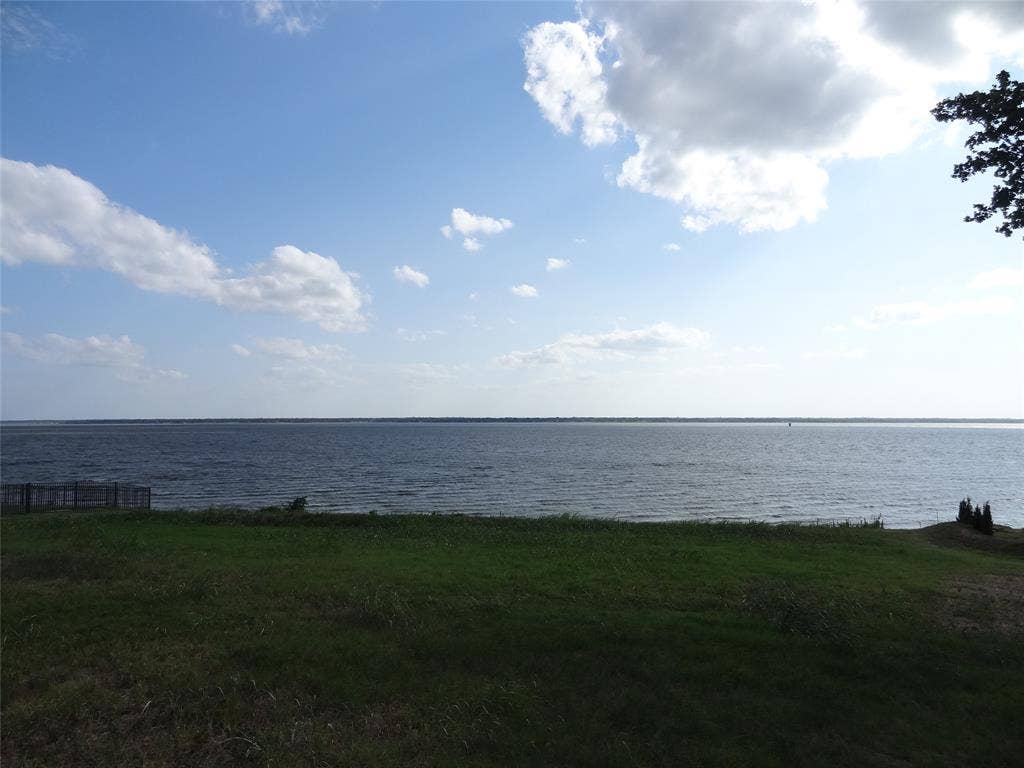 1548 Shoreline Drive, Mabank, TX 75143 1548 Shoreline Drive, Mabank, TX 75143