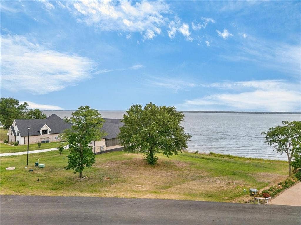 1548 Shoreline Drive, Mabank, TX 75143 1548 Shoreline Drive, Mabank, TX 75143