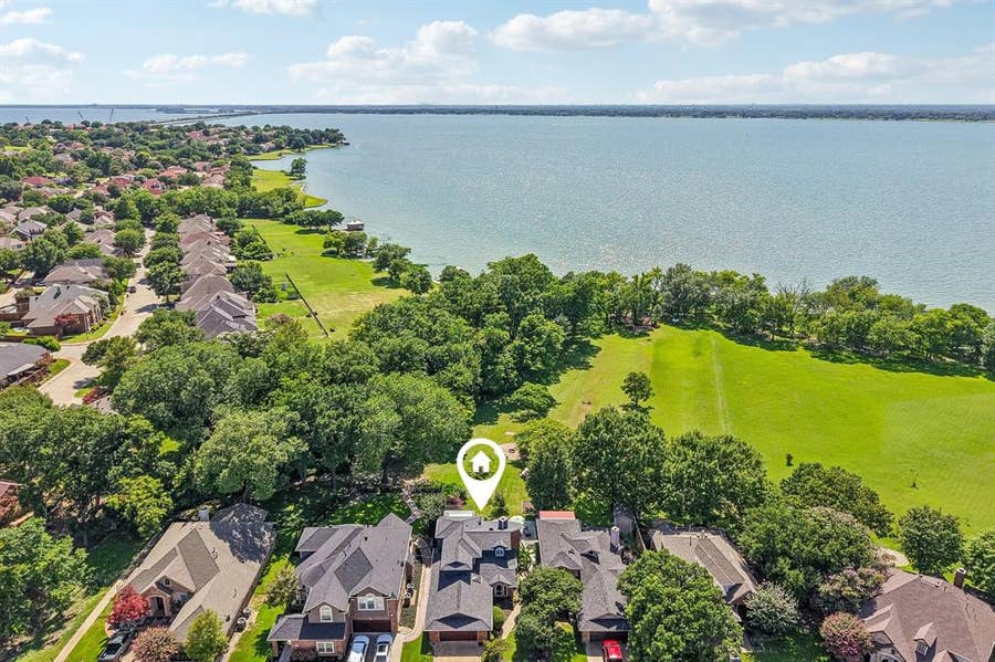 Property photo for 729 Turtle Cove Boulevard, Rockwall, TX