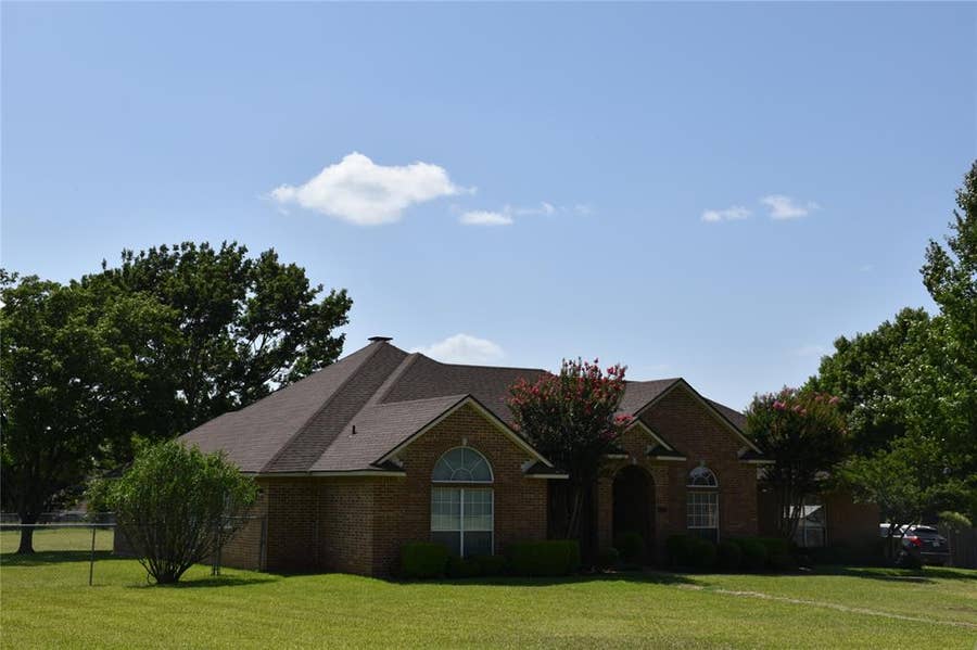 Property photo for 4017 Windmill Ridge Circle, Red Oak, TX
