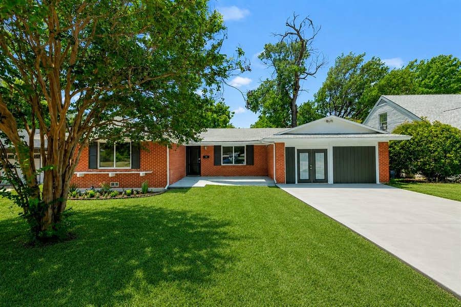 Property photo for 3500 Brandon Lane, Fort Worth, TX