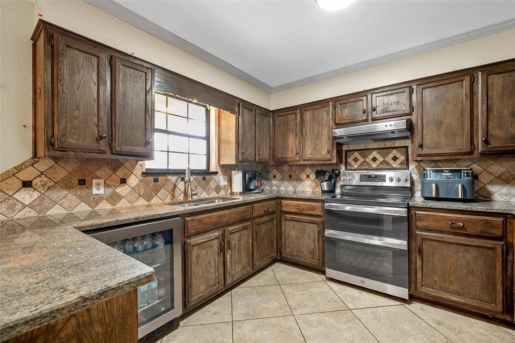 1002 Caron Street, Robinson, TX 76706