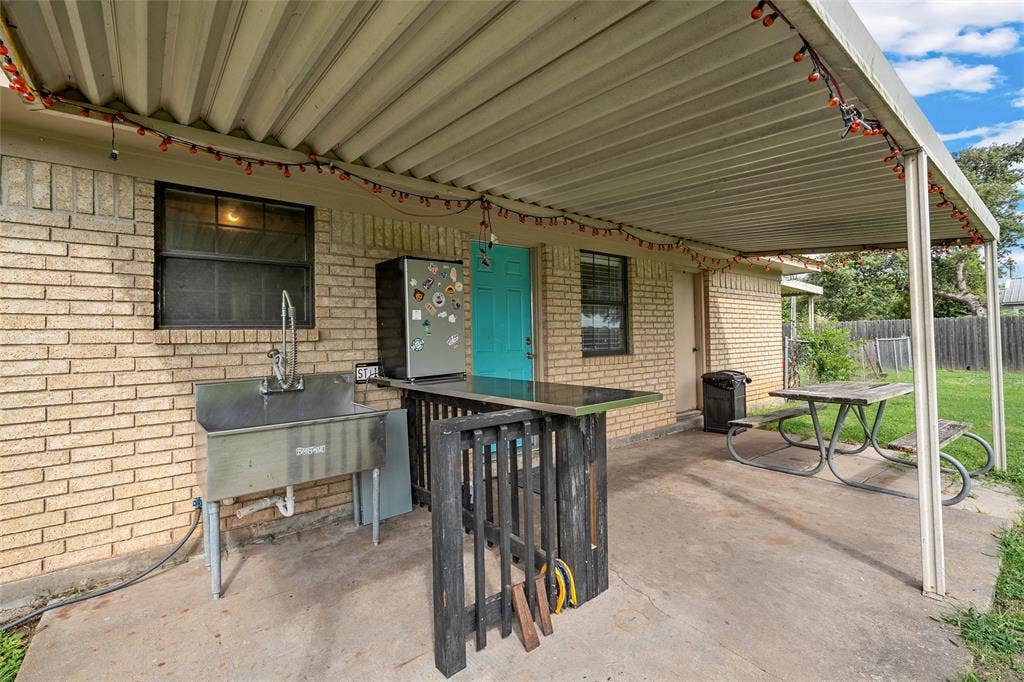 1002 Caron Street, Robinson, TX 76706