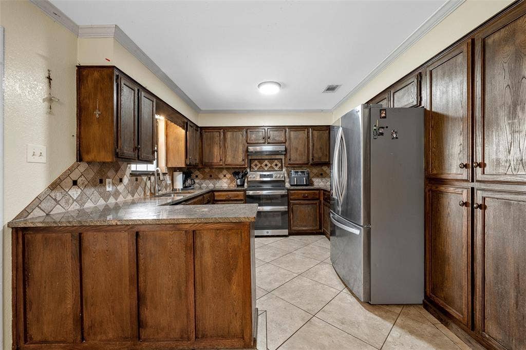 1002 Caron Street, Robinson, TX 76706