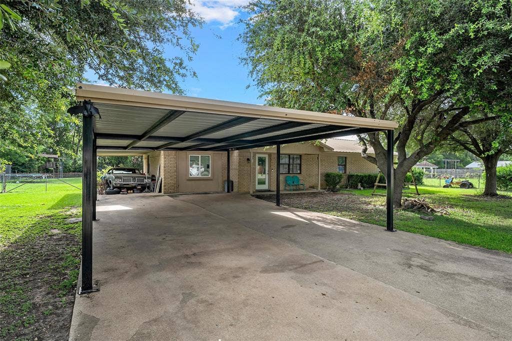 1002 Caron Street, Robinson, TX 76706