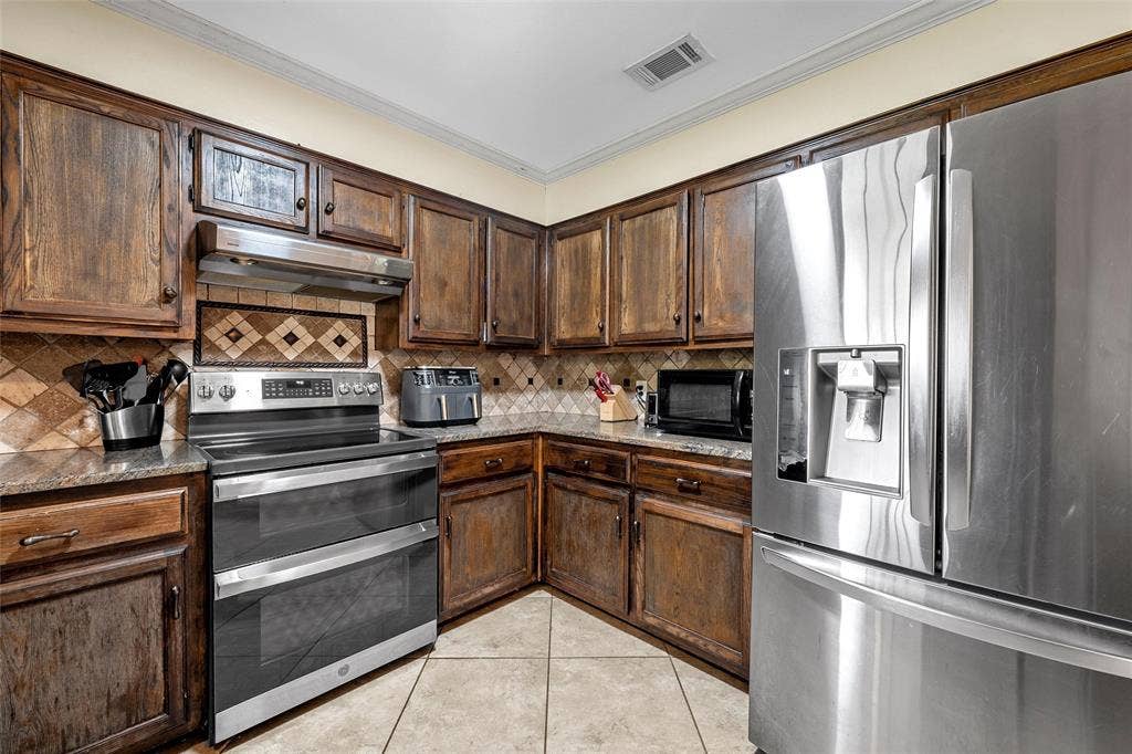 1002 Caron Street, Robinson, TX 76706