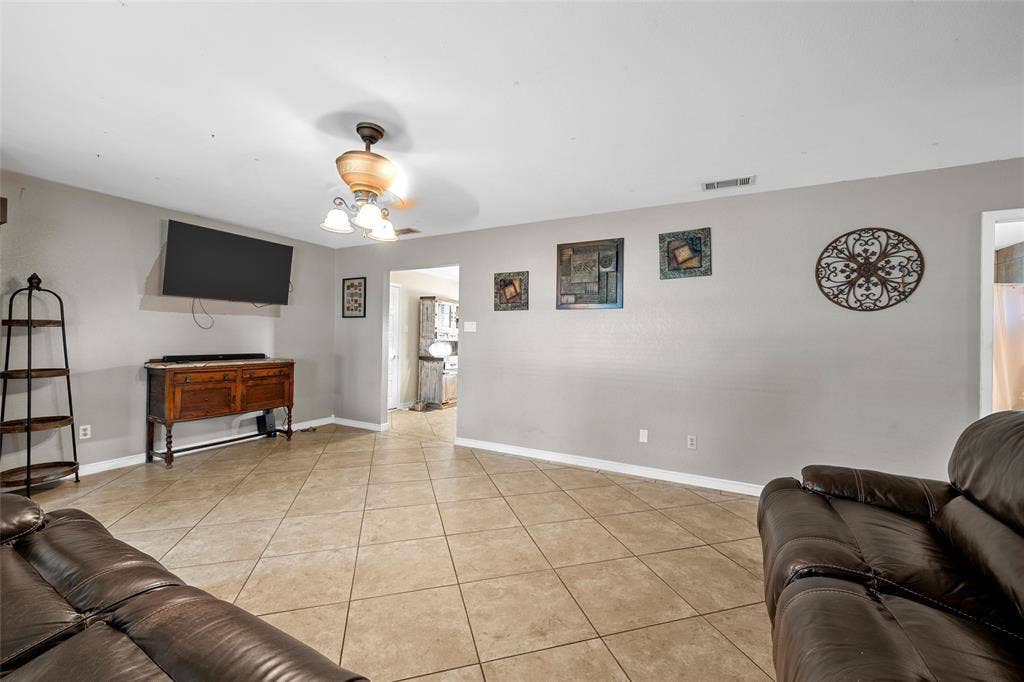 1002 Caron Street, Robinson, TX 76706