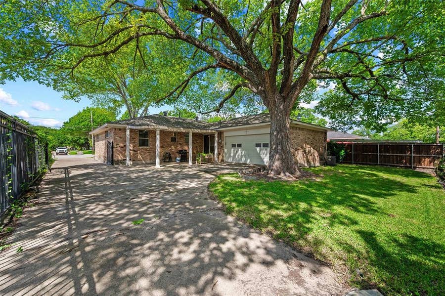 Property photo for 2536 Saint Francis Avenue, Dallas, TX