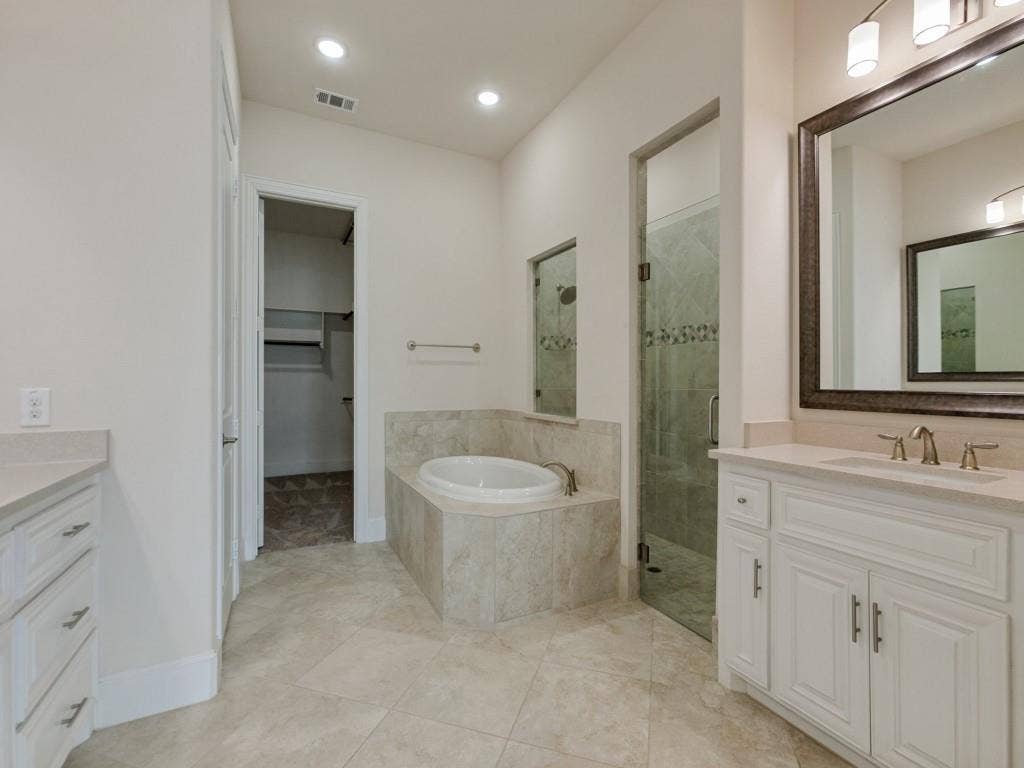 3004 Deansbrook Drive, Plano, TX 75093 3004 Deansbrook Drive, Plano, TX 75093