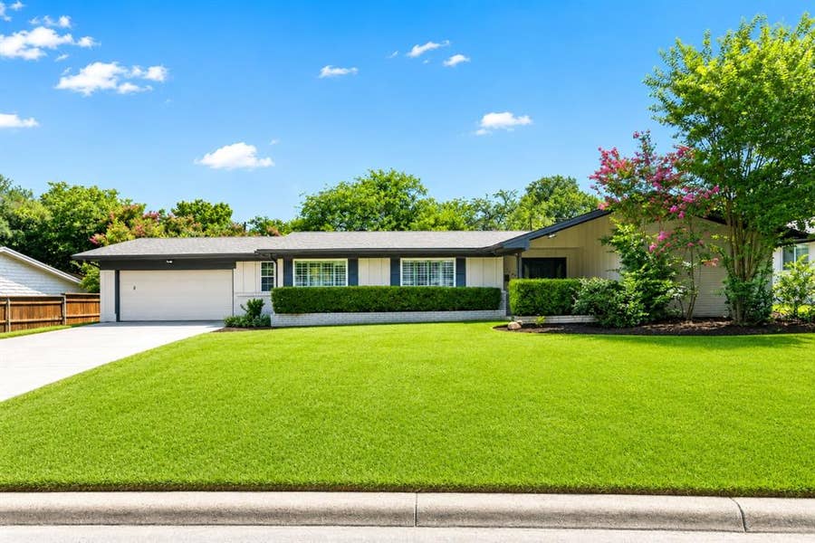 Property photo for 4348 Selkirk Drive W, Fort Worth, TX