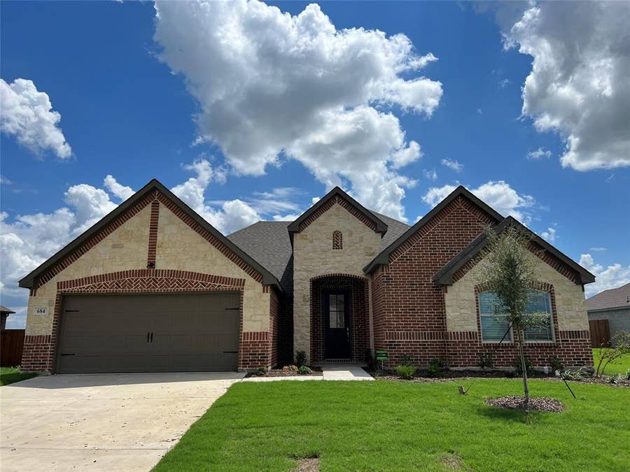 Property photo for 684 Avalon Drive, Waxahachie, TX