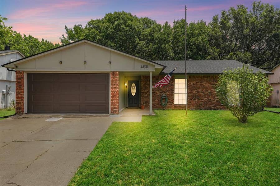 Property photo for 4905 California Trail, Grand Prairie, TX