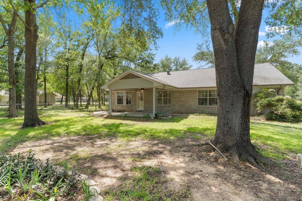 116 Meadowood Road, Enchanted Oaks, TX 75156 116 Meadowood Road, Enchanted Oaks, TX 75156